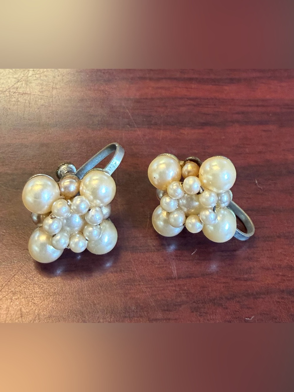 Vintage Pearl Cluster screw on Earrings - Cream Pearl Flower Design